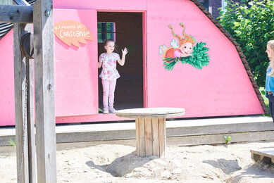 Kind am Spielplatz im Bio-Bengelchen Garten | © SONNENTOR Schrägstrich @nudlholz.at